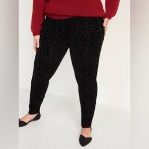 Old Navy Stevie Black Leopard Print Velvet Pulls-On Pants